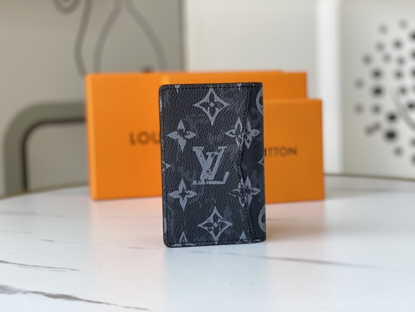 LVコピーウォレット背面デザイン